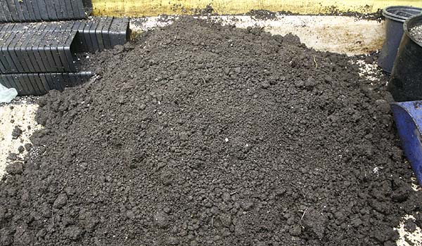 mushroom compost base for potting mix